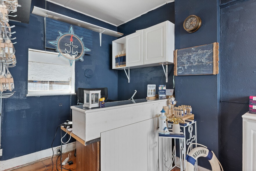 More Photos Of 45 Randall St, Annapolis Storefront For Sale