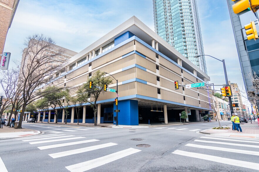 Primary Photo Of 500 Taylor St, Fort Worth Office For Lease