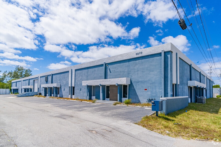 Primary Photo Of 3277 SE 14th Ave, Fort Lauderdale Warehouse For Lease
