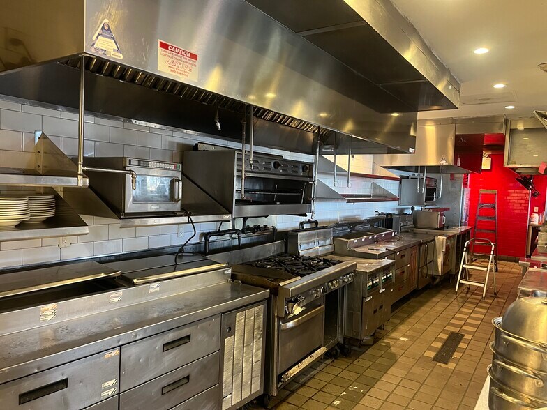 More Photos Of 3181 Harkness Ave, Brooklyn Freestanding For Lease