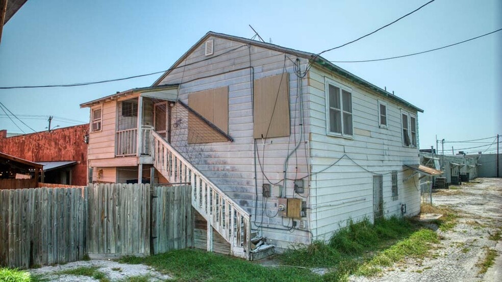 More Photos Of 4321-4343 S Alameda St, Corpus Christi Storefront For Sale