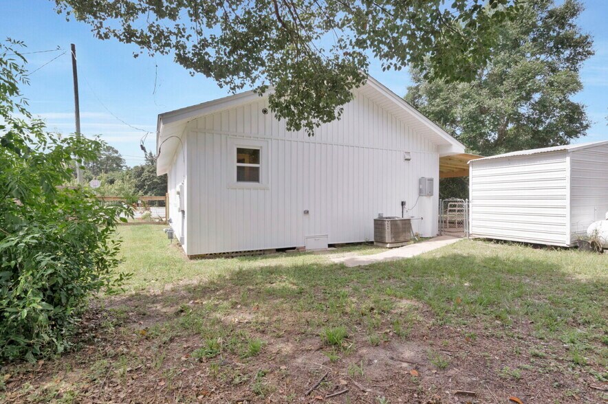 More Photos Of 6682 Ravine St, Milton Office Residential For Sale