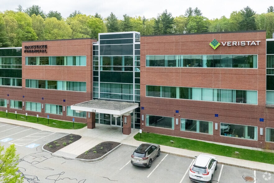 More Photos Of 134 Turnpike Rd, Southborough Medical For Lease