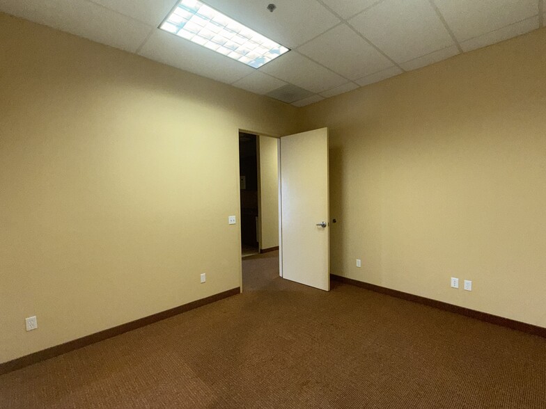 More Photos Of 45090 Golf Center Pky, Indio Warehouse For Sale