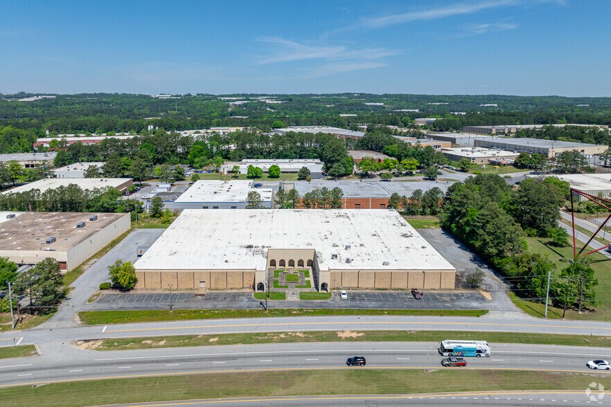 More Photos Of 5255 Fulton Industrial Blvd SW, Atlanta Warehouse For Sale