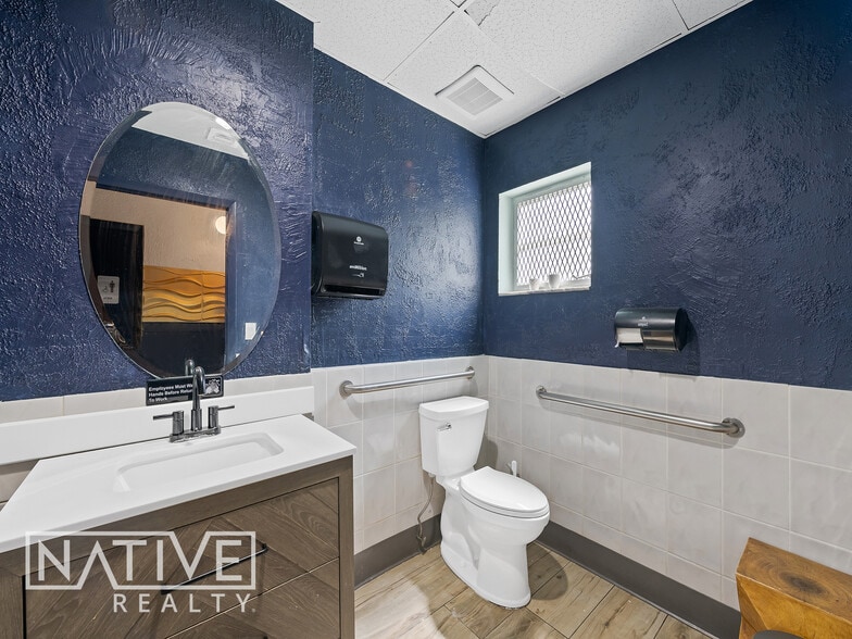 More Photos Of 2822 E Commercial Blvd, Fort Lauderdale Restaurant For Lease