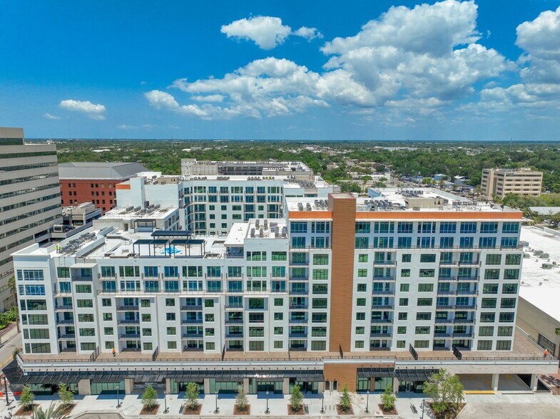 More Photos Of 1991 Main St, Sarasota Apartments For Lease