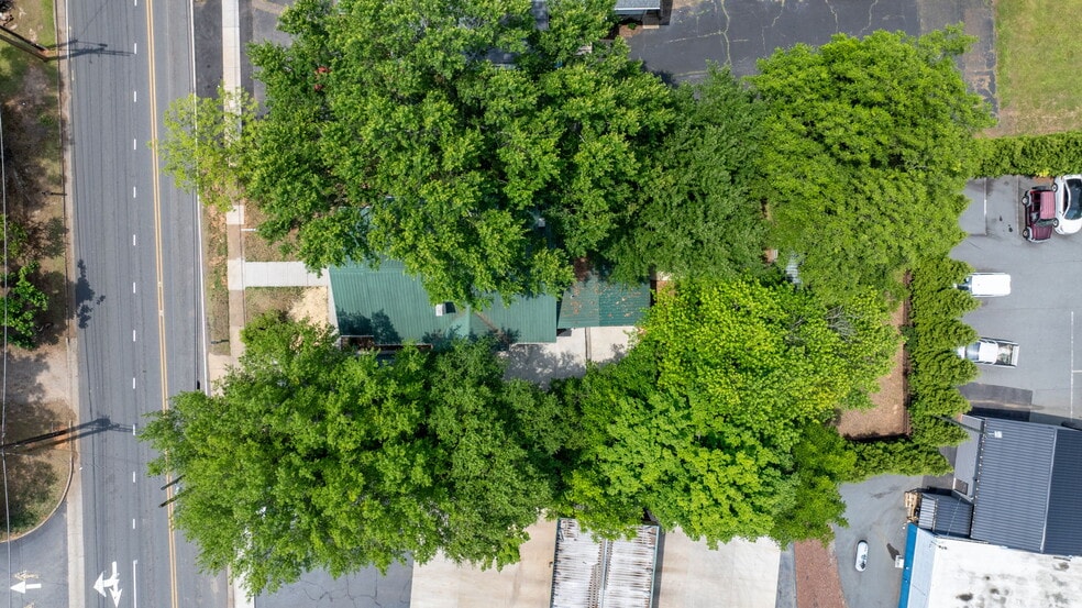 More Photos Of 3084 W Main St, Claremont Office For Sale