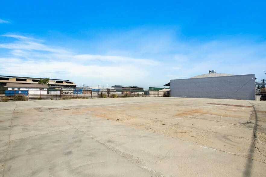 More Photos Of 7757 Jackson St, Paramount Land For Lease