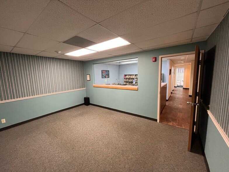 More Photos Of 2520 Windy Hill Rd SE, Marietta Medical For Lease