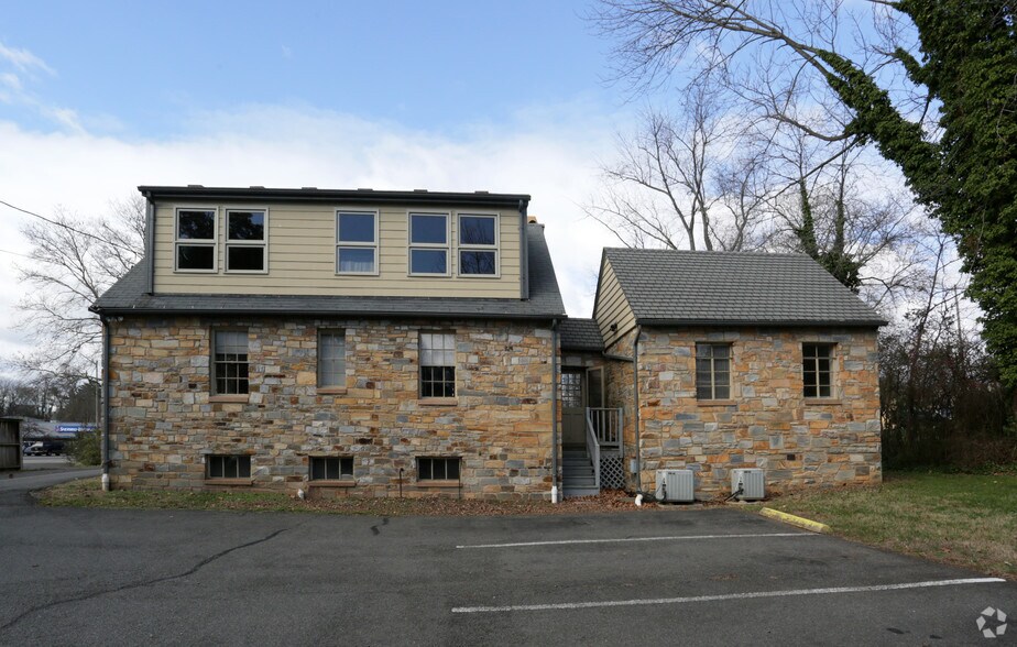 More Photos Of 169 Broadview Ave, Warrenton Loft Creative Space For Lease