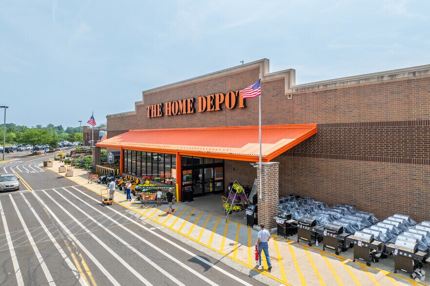 More Photos Of 600-650 S Trooper Rd, Norristown Unknown For Lease