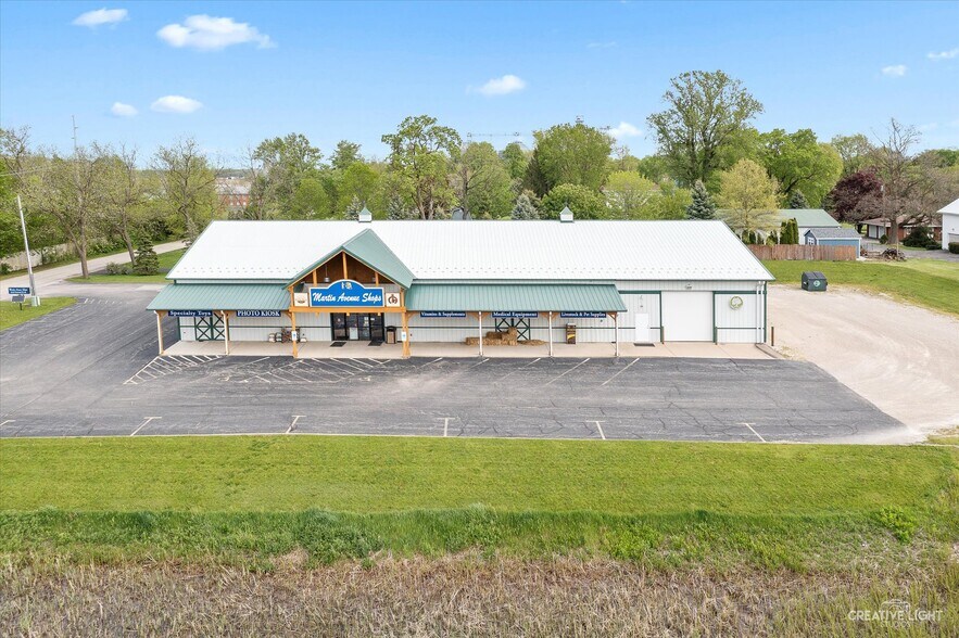 More Photos Of 105 W Illinois Route 71 Rt, Newark Freestanding For Lease