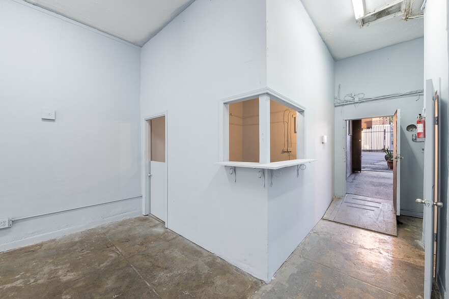 More Photos Of 1653 W Temple St, Los Angeles Storefront For Lease