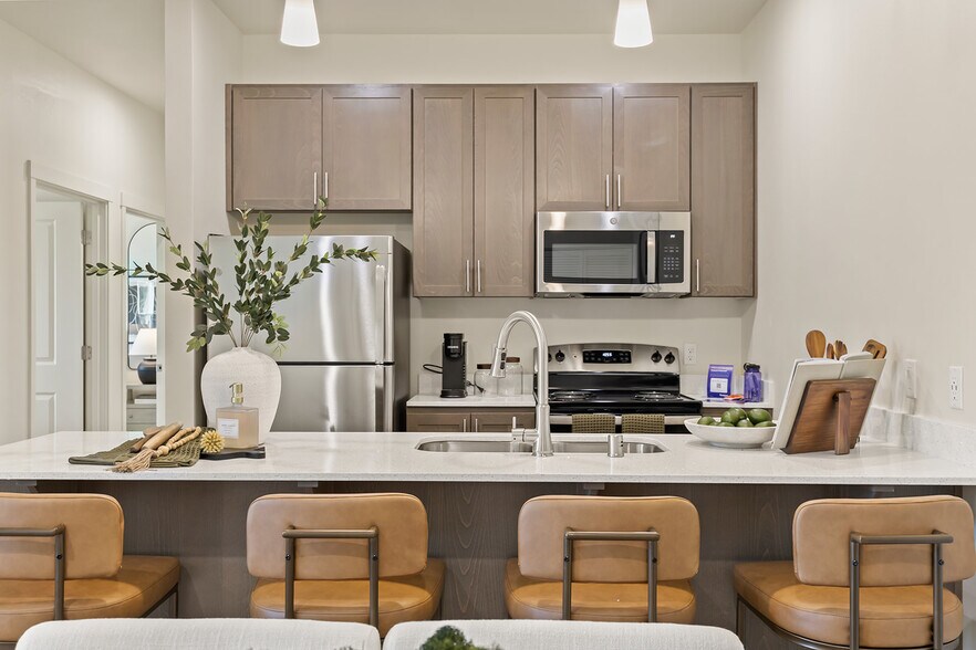 More Photos Of 7011 NE 126th St, Vancouver Apartments For Sale