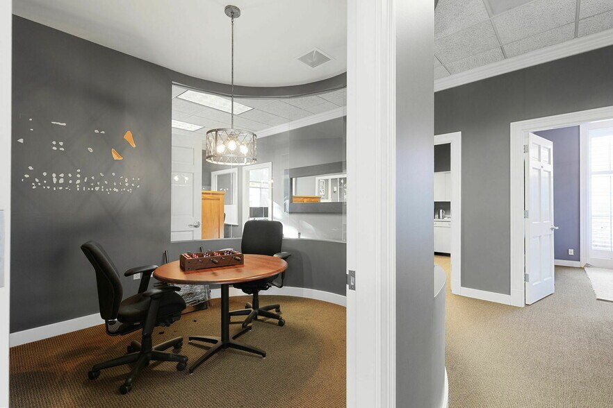 More Photos Of 600 A Ave, Lake Oswego Office For Lease