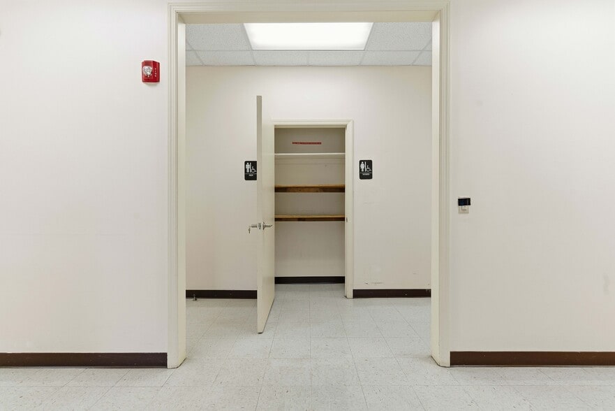 More Photos Of 86 Coraopolis Rd, Coraopolis Medical For Sale