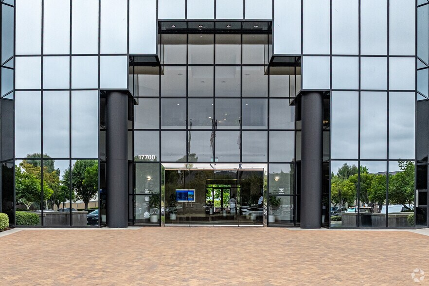 More Photos Of 17700 Castleton St, City of Industry Office For Lease