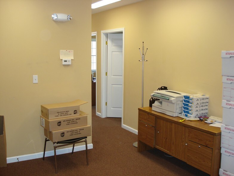More Photos Of 722 Grant St, Herndon Medical For Sale