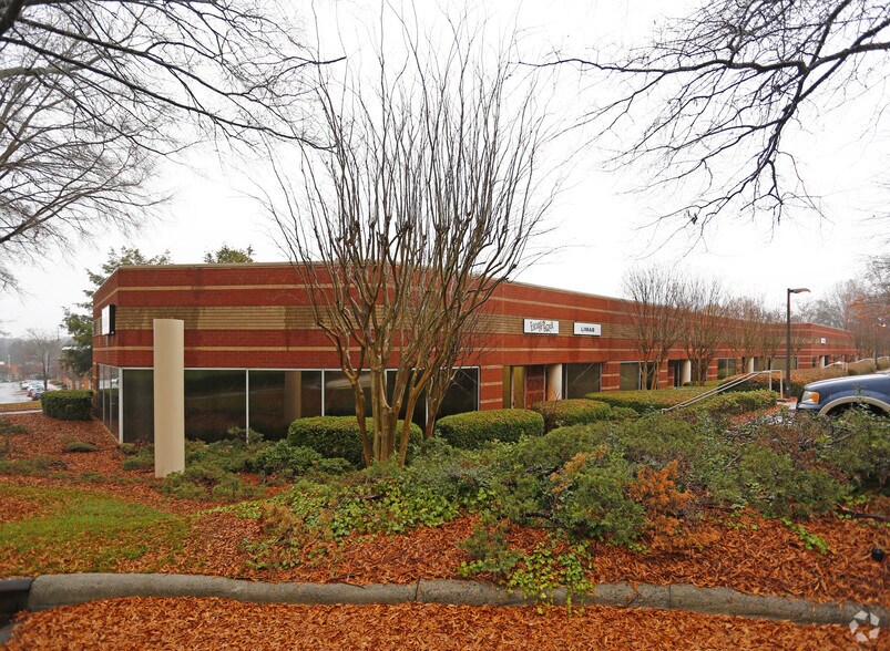 More Photos Of 9129 MONROE Rd, Charlotte Unknown For Lease