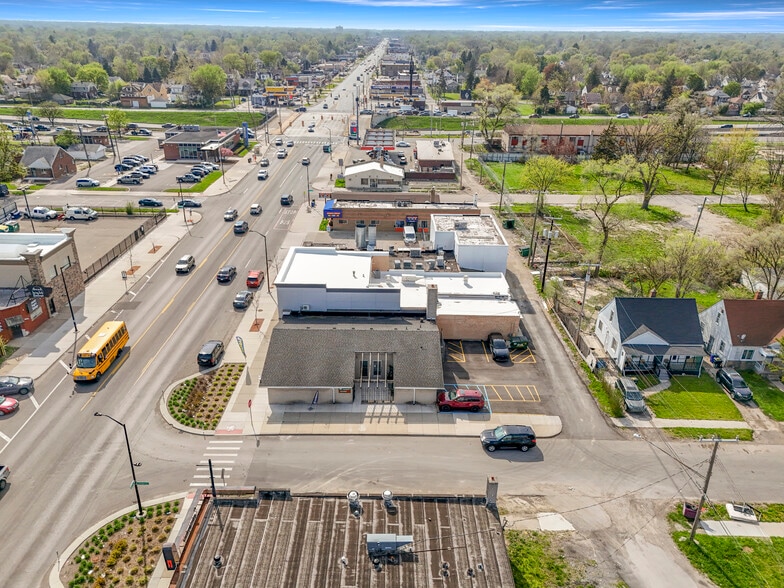 More Photos Of 17600 W Warren Ave, Detroit Office For Lease