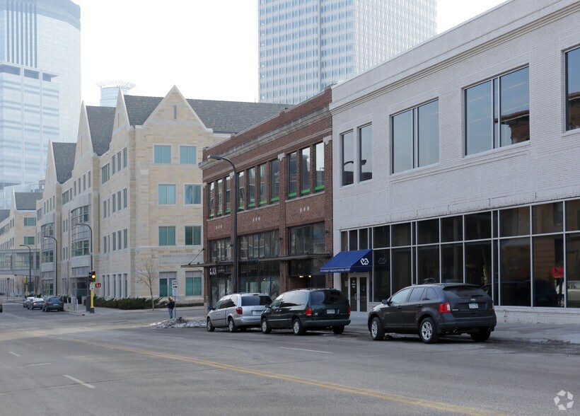 More Photos Of 1201 Harmon Pl, Minneapolis Office For Lease