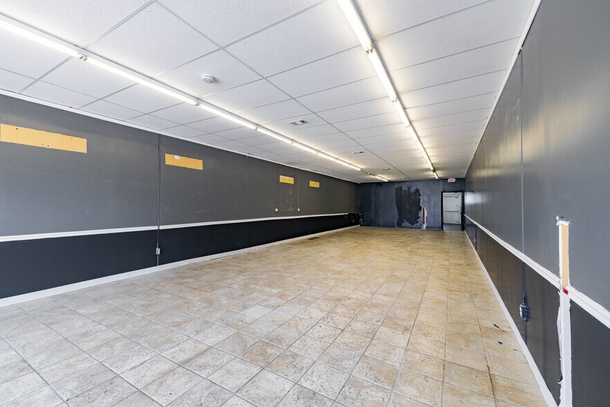 More Photos Of 22220-22228 Gratiot Ave, Eastpointe Storefront Retail Office For Sale