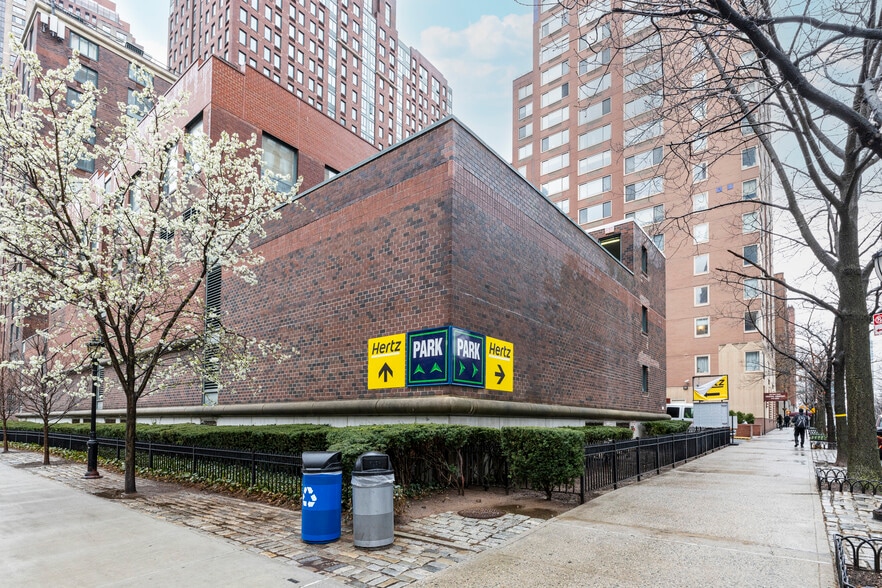More Photos Of 250 Albany St, New York Apartments For Sale