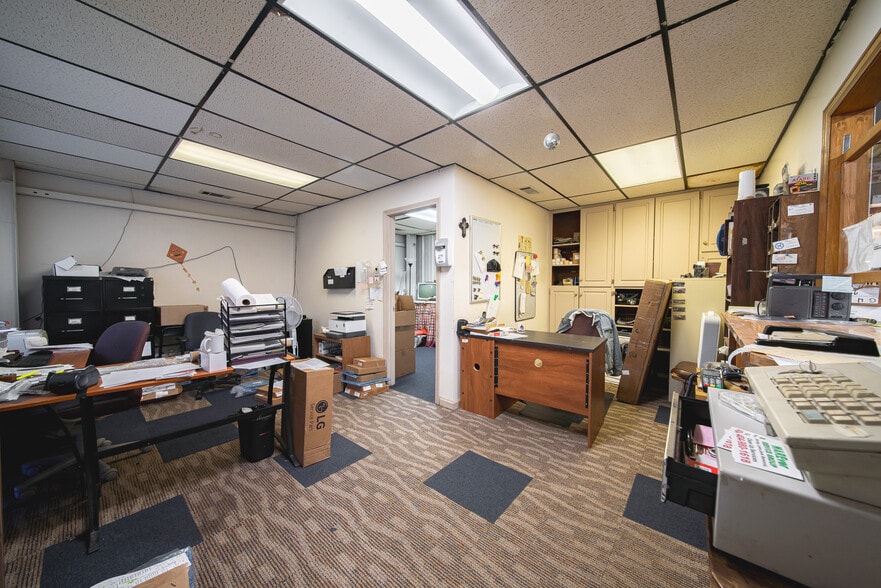 More Photos Of 5251 Buena Vista Rd, Columbus Light Distribution For Sale