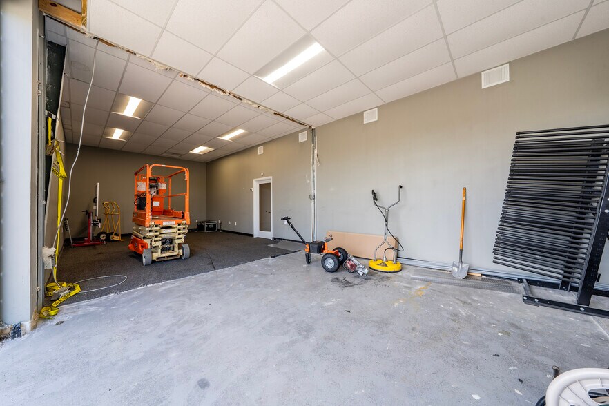 More Photos Of 4954 S Orange Ave, Orlando Flex For Lease