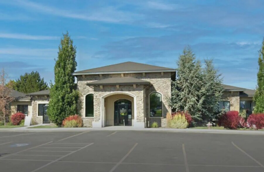 Primary Photo Of 1415 Parkview Dr, Twin Falls Medical For Sale