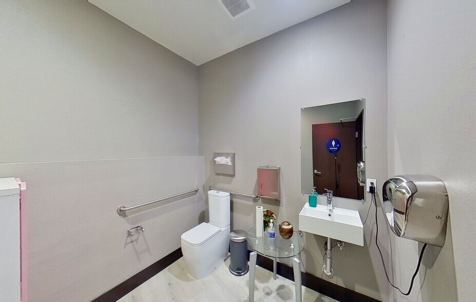 More Photos Of 10616-10622 Katella Ave, Anaheim Loft Creative Space For Sale