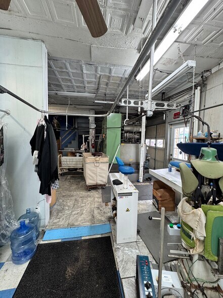 More Photos Of 177 N Allen St, Albany General Retail For Sale