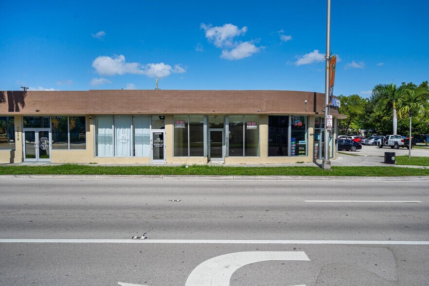 More Photos Of 16978-16990 NE 19th Ave, North Miami Beach Storefront Retail Office For Lease