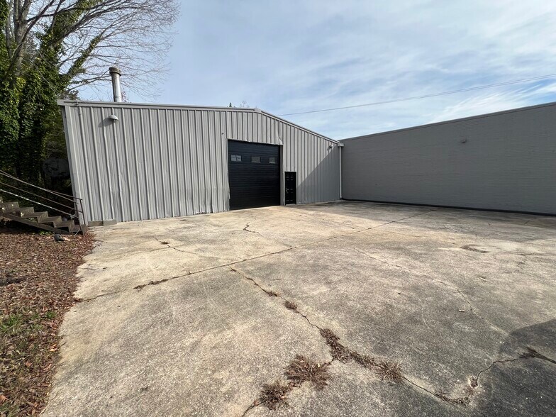 More Photos Of 353 Harwood St, Albemarle Light Distribution For Sale