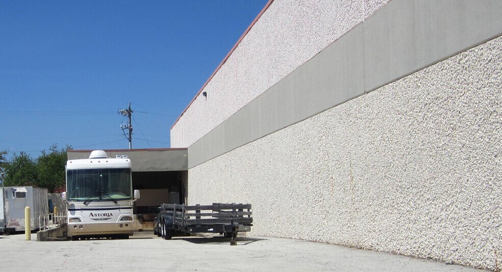 More Photos Of 4820 Leonard St, Cape Coral General Retail For Lease