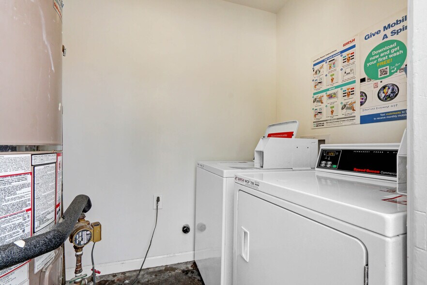 More Photos Of 5642 Klump Ave, North Hollywood Apartments For Sale