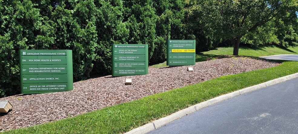 More Photos Of 100 Abingdon Pl, Abingdon Medical For Lease