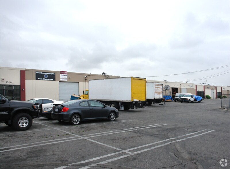 More Photos Of 13230-13240 Weidner St, Pacoima Unknown For Lease