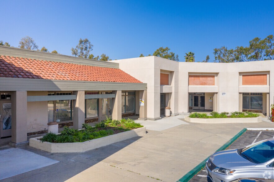 More Photos Of 710-790 Sycamore Ave, Vista Unknown For Lease