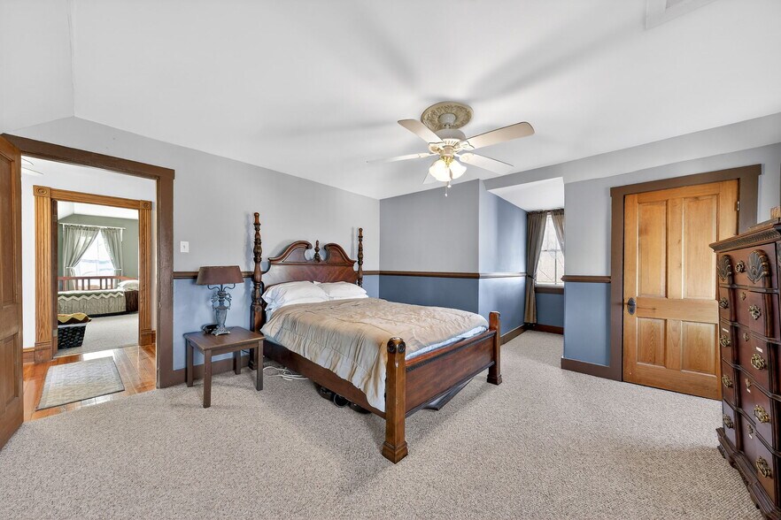 More Photos Of 1011 Market St, Hermann General Retail For Sale