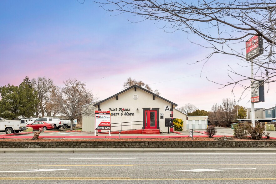 More Photos Of 5428 W Clearwater Ave, Kennewick Storefront Retail Office For Lease