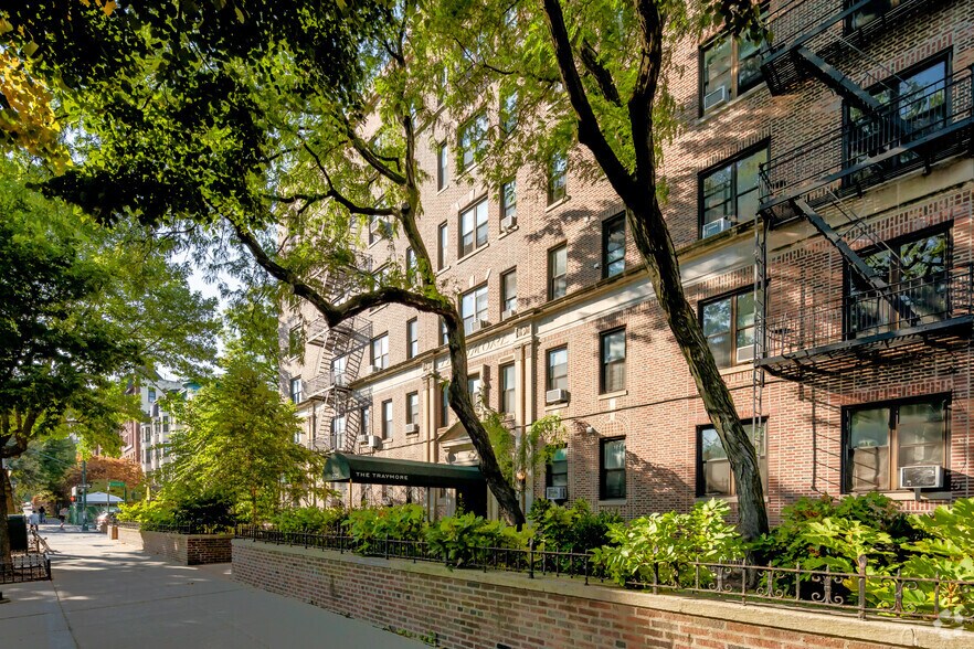 More Photos Of 225 Eastern Pky, Brooklyn Apartments For Lease