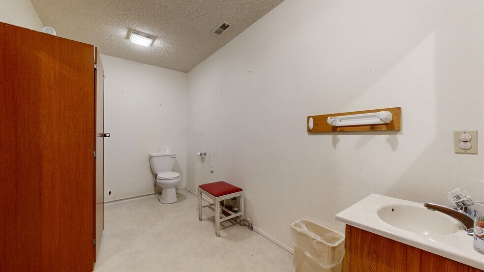 More Photos Of 554 Country Way N, Kalispell Religious Facility For Sale