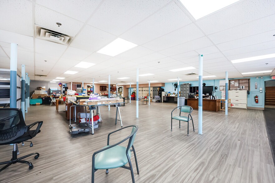 More Photos Of 44 Morris St, Webster Flex For Sale