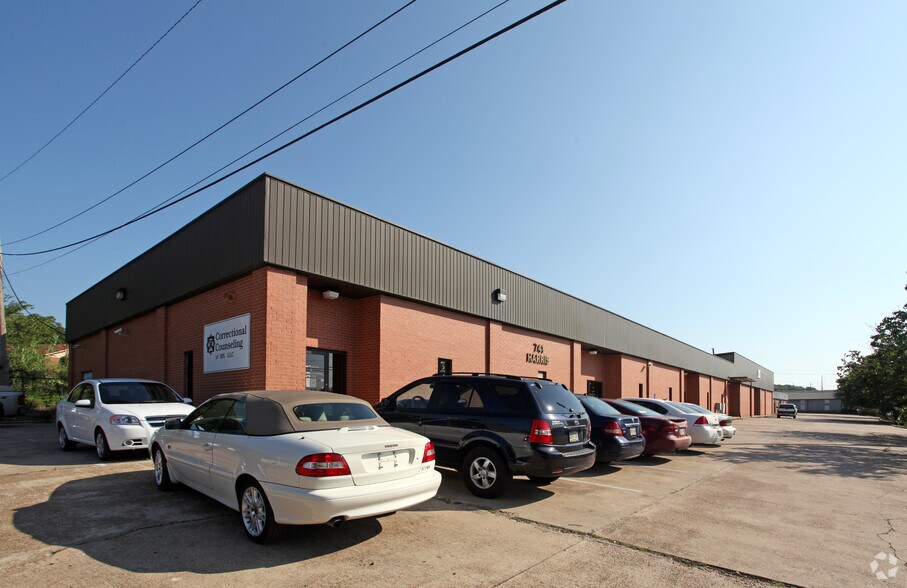 More Photos Of 741 Harris St, Jackson Light Manufacturing For Sale