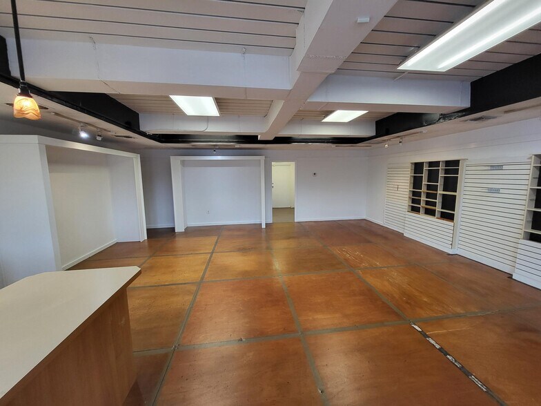 More Photos Of 1930 Park Meadows Dr, Fort Myers Office For Lease
