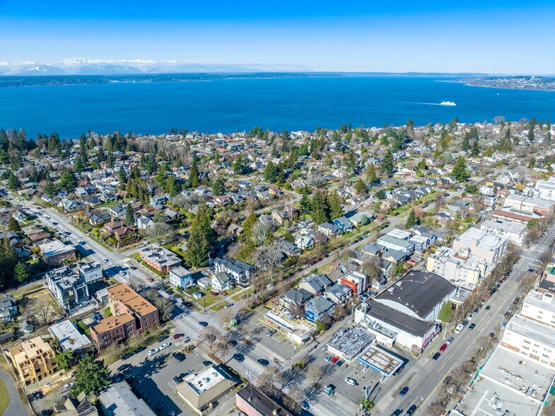 More Photos Of 4312 SW Admiral Way, Seattle Convenience Store For Sale