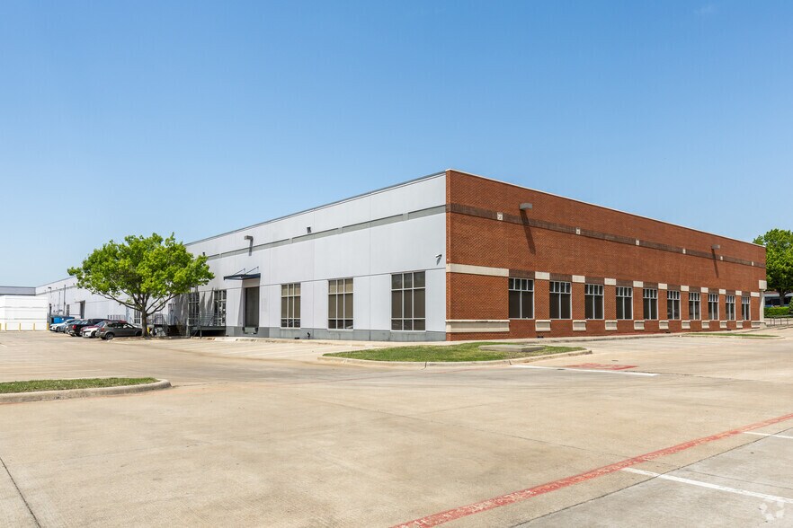 More Photos Of 3000 Kellway Dr, Carrollton Research And Development For Sale