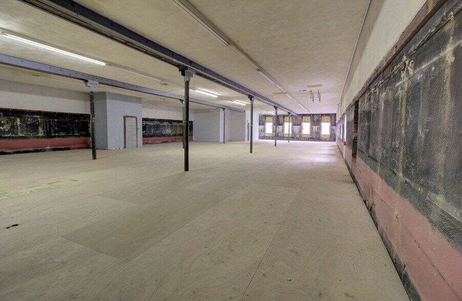 More Photos Of 224 E Main St, Ottawa Office For Sale